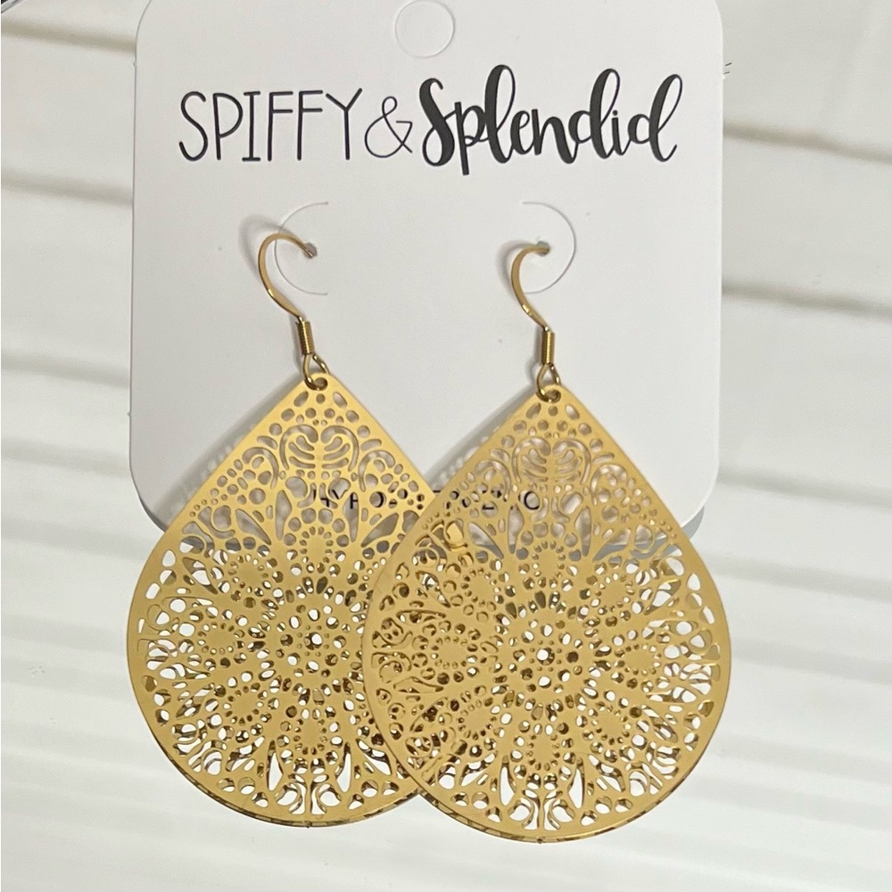 🌟 Spiffy & Splendid Earrings